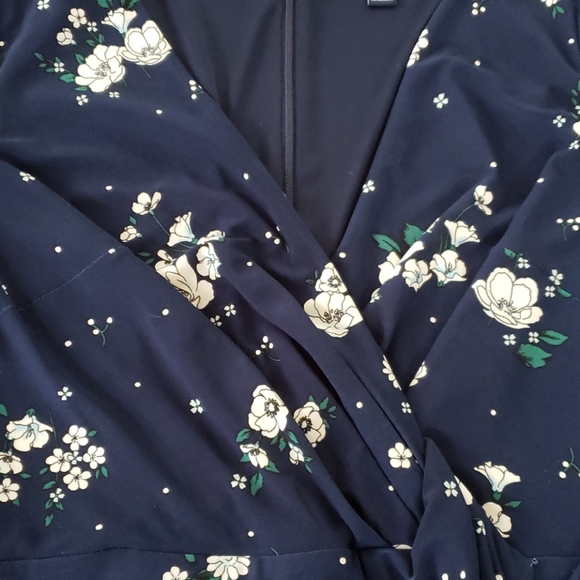 CHAPS LONG SLEEVED DRESS - Picture 3 of 14